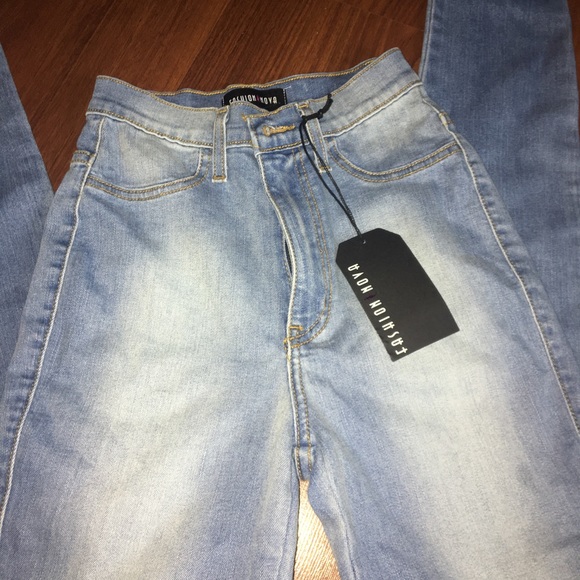 Fashion Nova Classic High Waist Light Jean - Picture 2 of 6